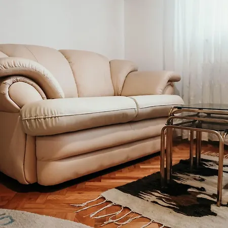 Appartement 3-bedroom - Prime Location With View And Parking Sarajevo