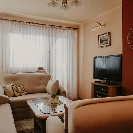 3-bedroom - Prime Location With View And Parking Сараево